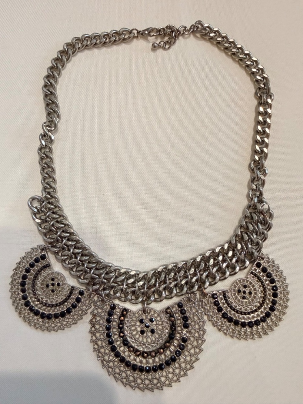 Women's necklace